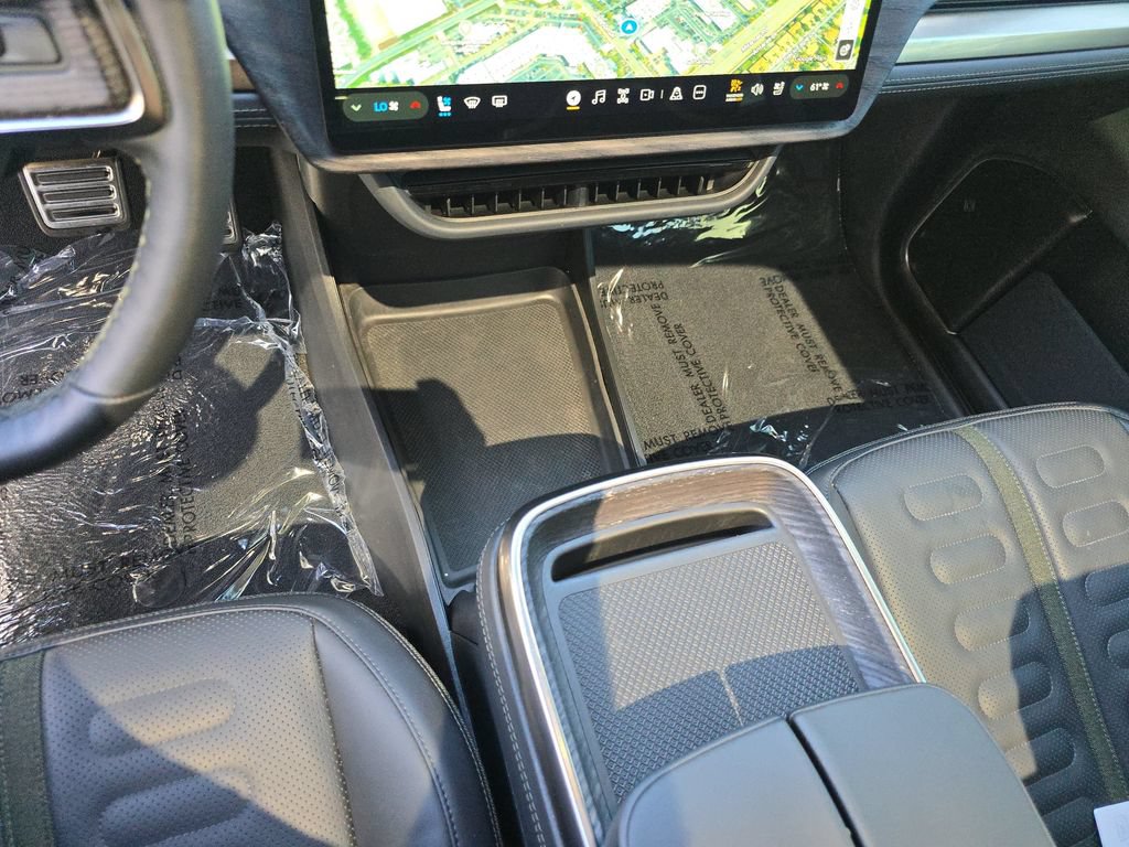 Used 2023 Rivian R1S Adventure Dual AWD/4WD image 32