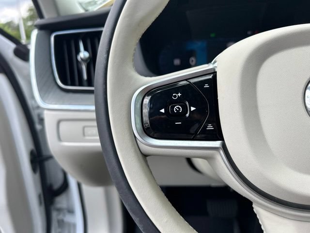 Used 2025 Volvo XC60 B5 Plus w/ Protection Package Premier AWD/4WD image 21