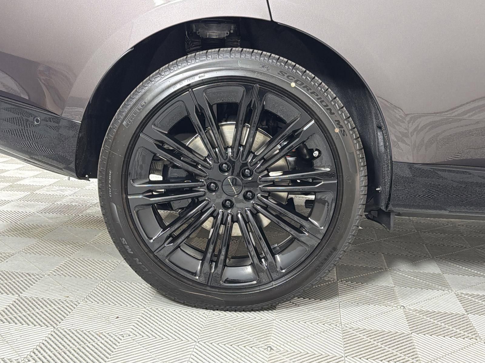 New 2026 Land Rover Range Rover Long Wheelbase SE image 34