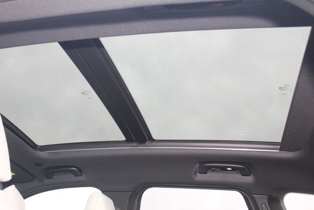 Used 2026 BMW X1 xDrive28i w/ Technology Package image 22