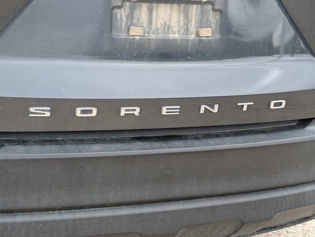 Used 2022 Kia Sorento LX FWD image 7
