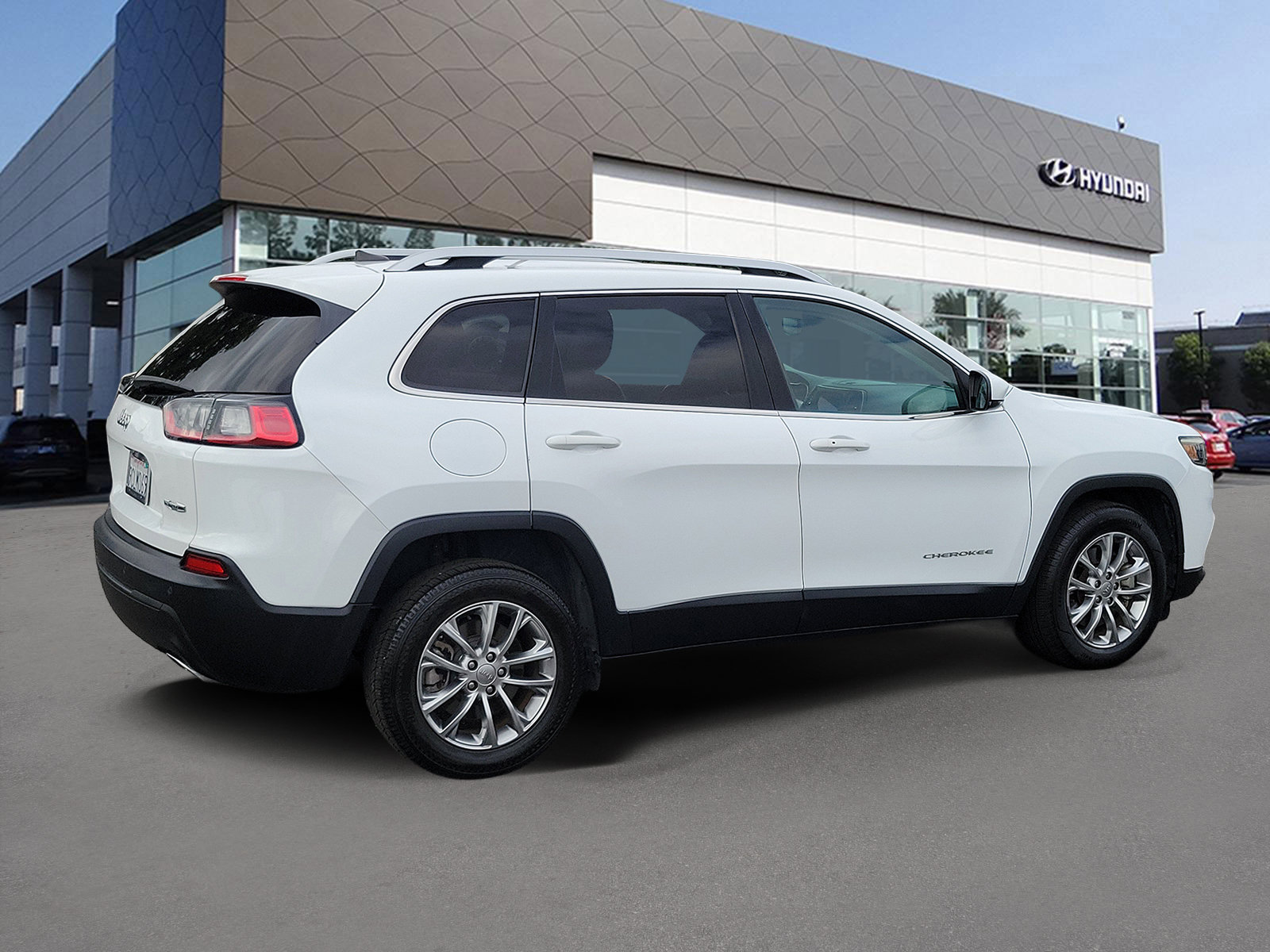Used 2021 Jeep Cherokee Latitude Lux w/ Comfort/Convenience Group FWD image 2