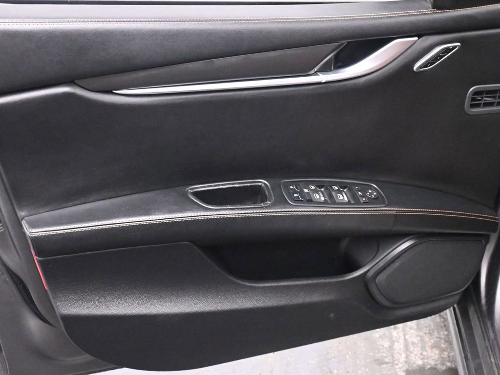 Used 2017 Maserati Ghibli RWD image 10