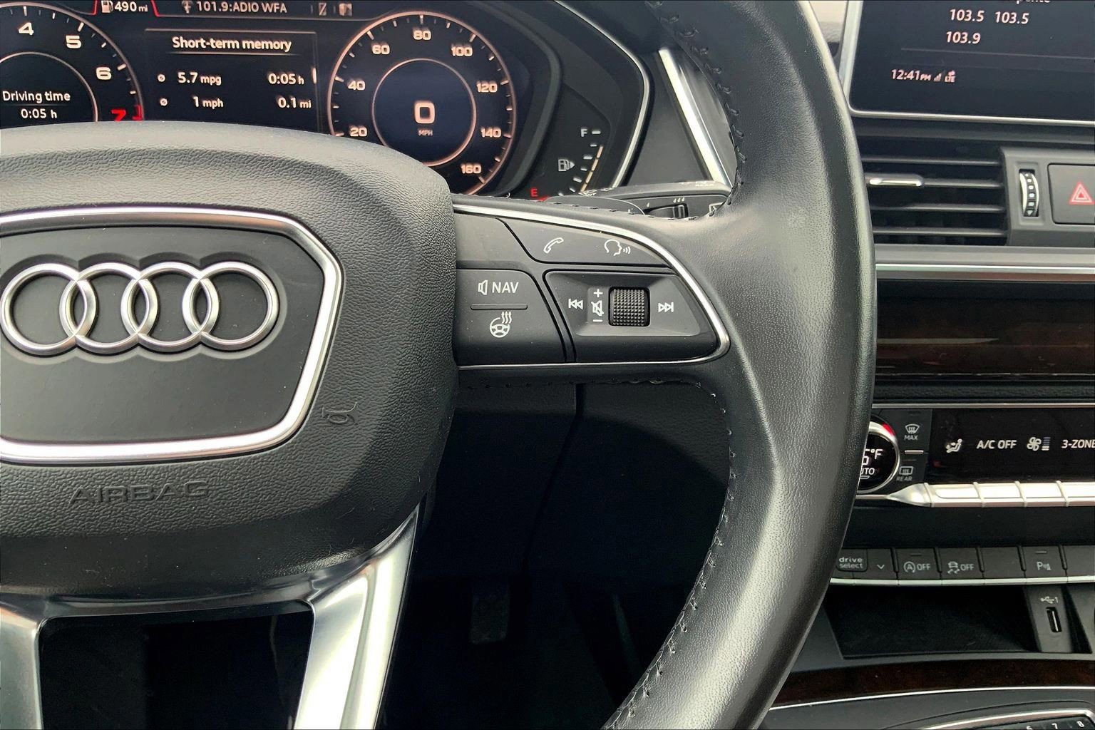 Used 2018 Audi Q5 2.0T Premium Plus w/ Premium Plus Package image 25