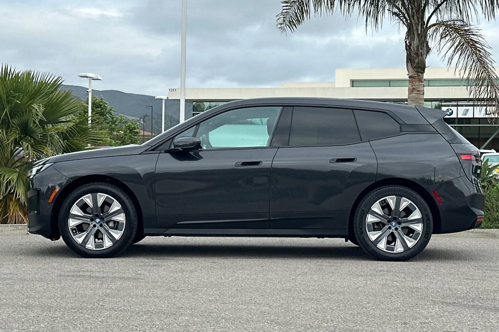 Used 2023 BMW iX xDrive50 w/ Convenience Package image 6