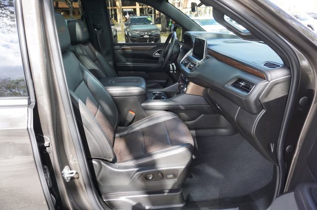 Used 2021 Chevrolet Tahoe High Country w/ Premium Package image 3