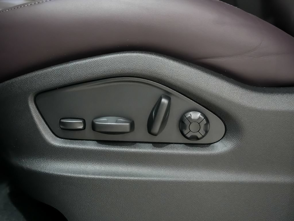 New 2026 Porsche Cayenne AWD/4WD image 13