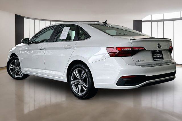 Used 2023 Volkswagen Jetta SE FWD image 4