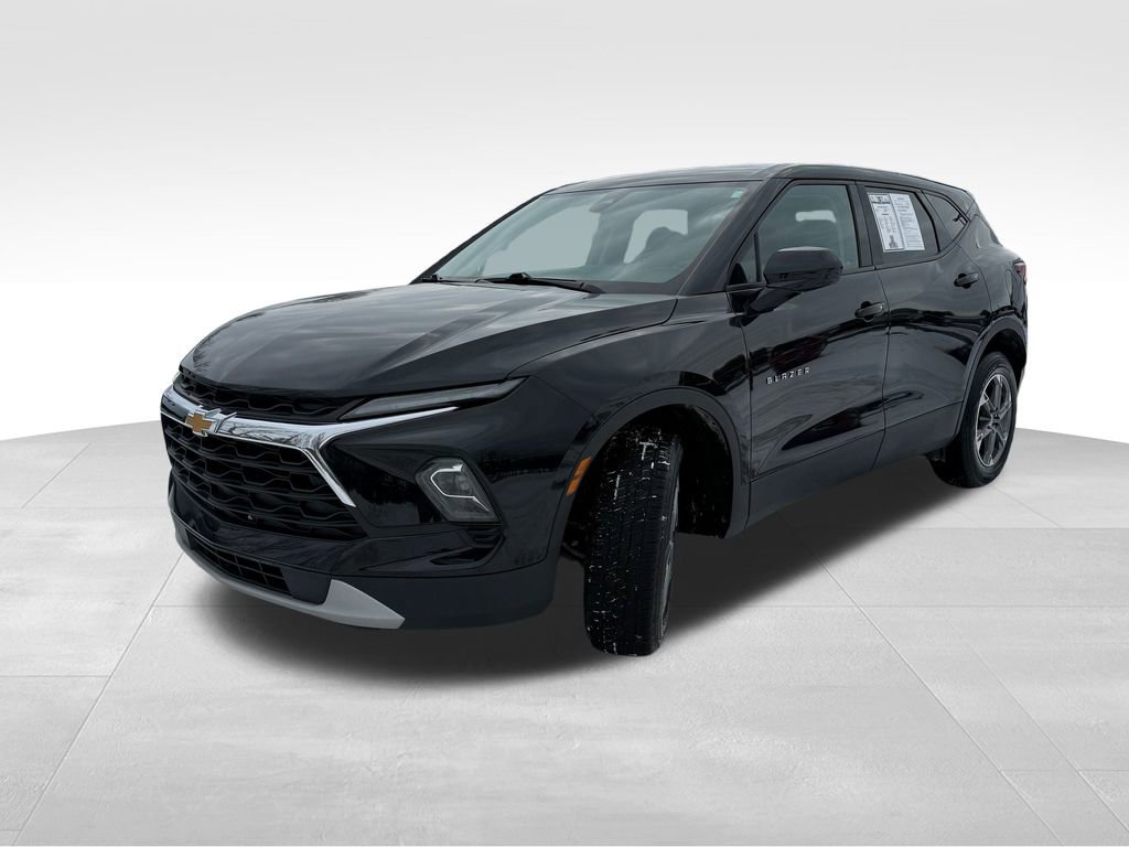 Used 2023 Chevrolet Blazer LT image 3