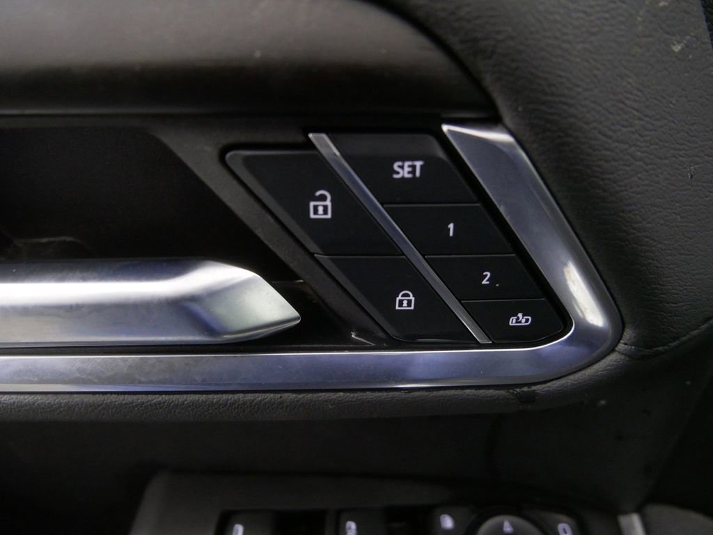 Used 2025 GMC Sierra 3500 Denali w/ Denali Reserve Package image 12