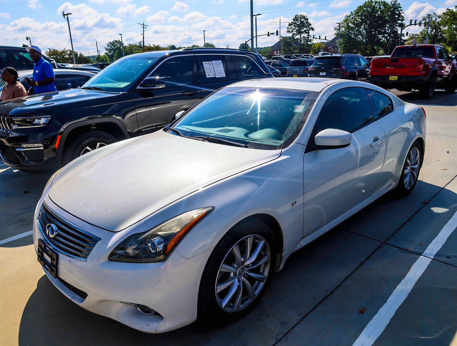 Used 2014 INFINITI Q60 Journey w/ Premium Package RWD image 2