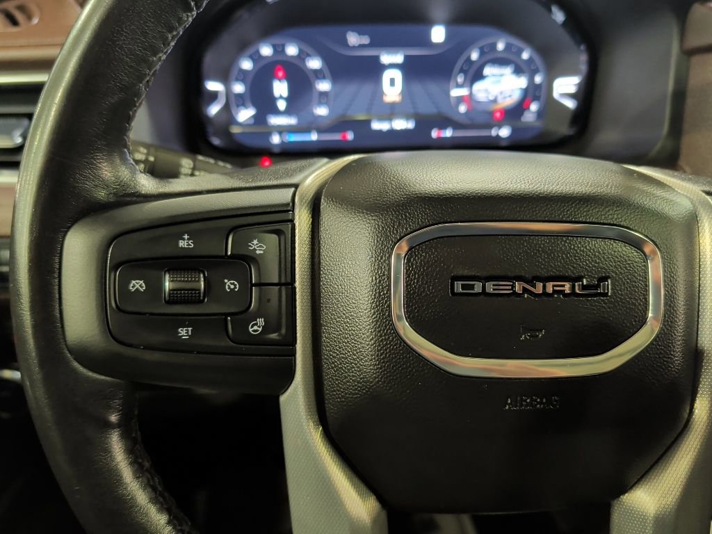 Used 2022 GMC Yukon XL Denali w/ Denali Premium Package image 29