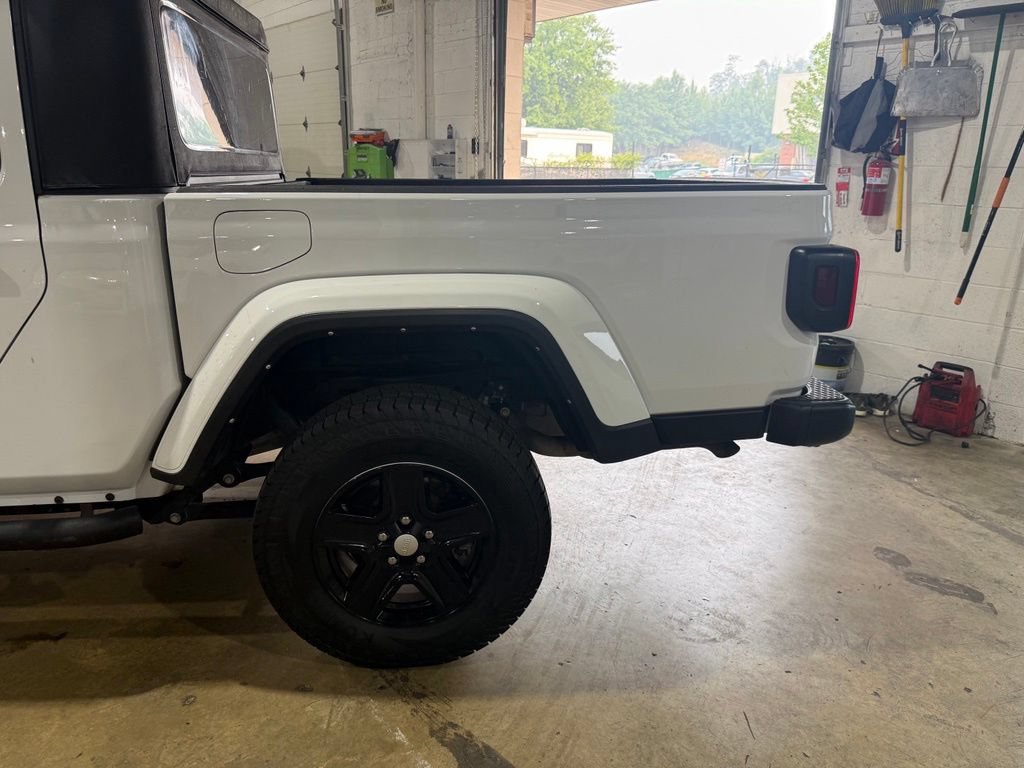 Used 2022 Jeep Gladiator Sport AWD/4WD image 10