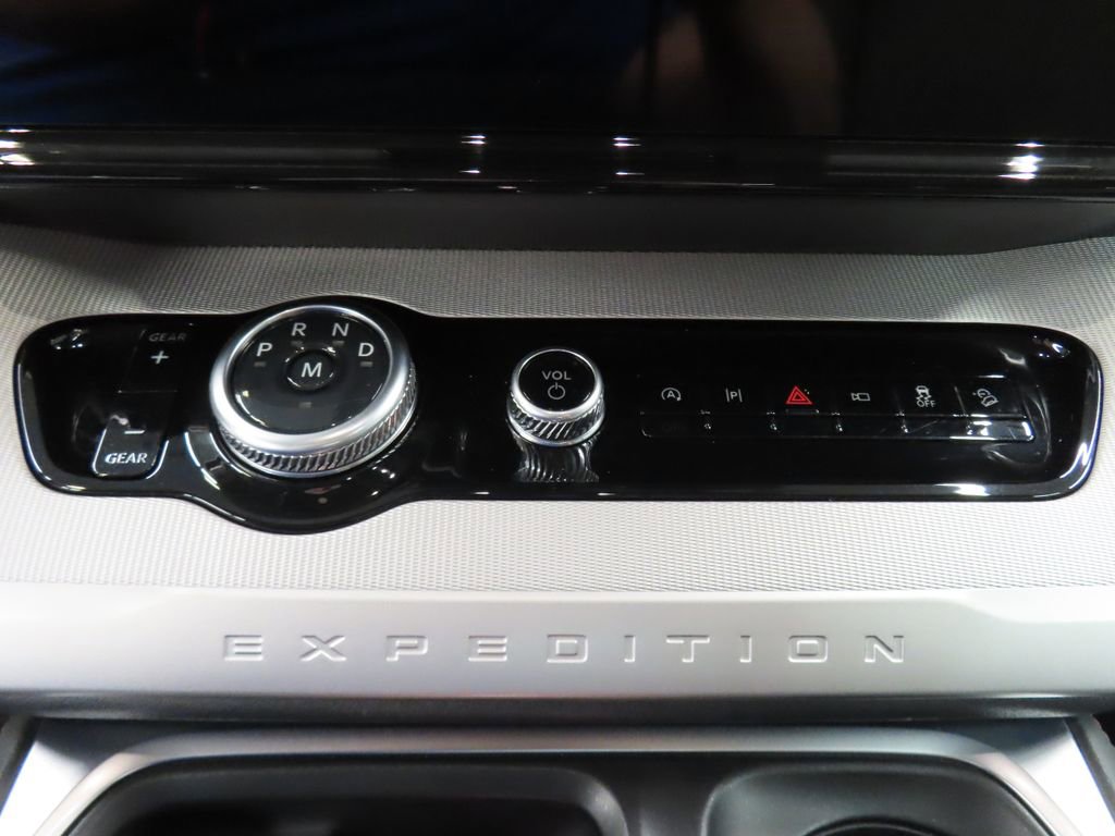 Used 2025 Ford Expedition Active AWD/4WD image 67