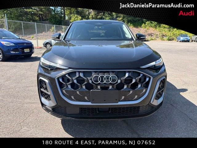 Used 2025 Audi Q5 Premium Plus w/ Premium Plus AWD/4WD image 2