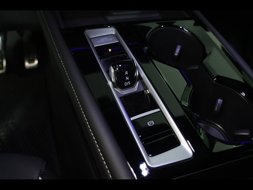 Used 2024 Volkswagen Atlas Cross Sport SEL Premium R-Line image 30