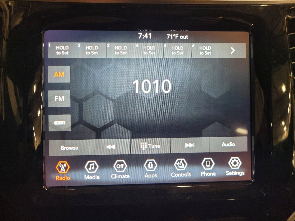 Used 2022 Jeep Cherokee Limited image 25