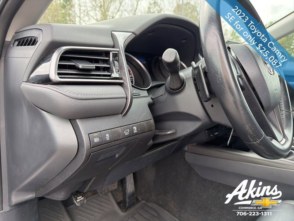 Used 2023 Toyota Camry SE image 14