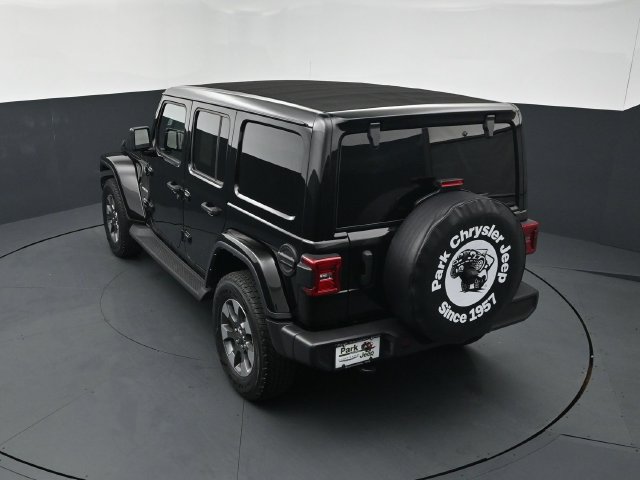 Used 2022 Jeep Wrangler Unlimited Sahara w/ Cold Weather Group AWD/4WD image 16