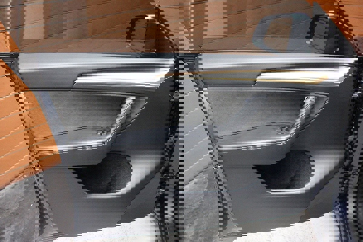 Used 2023 Tesla Model Y Long Range image 18