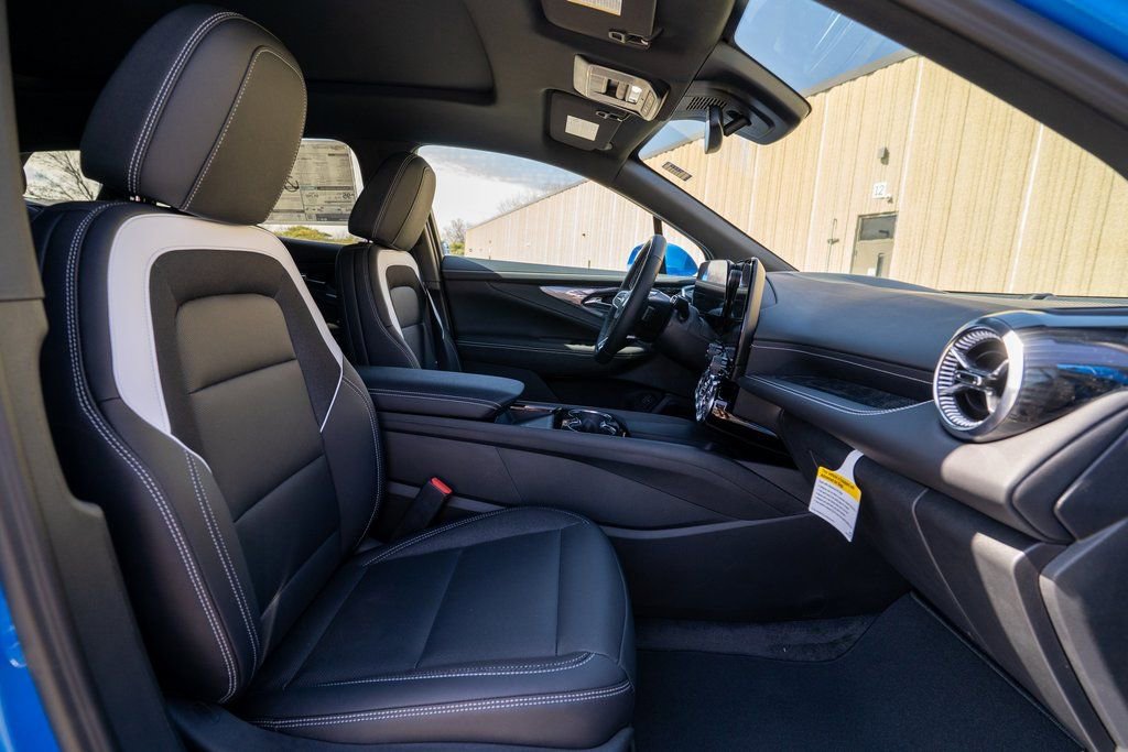 New 2025 Chevrolet Blazer EV LT w/ Super Cruise Package image 13