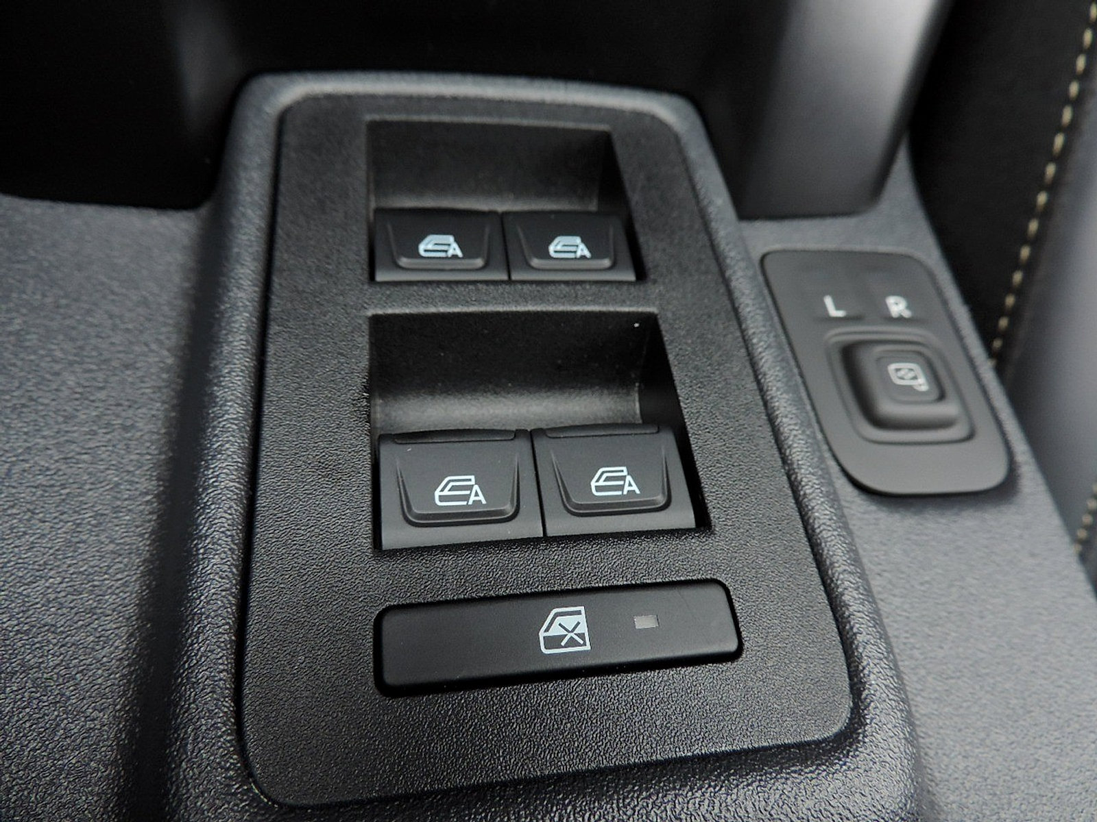 Used 2025 Ford Bronco Badlands AWD/4WD image 25