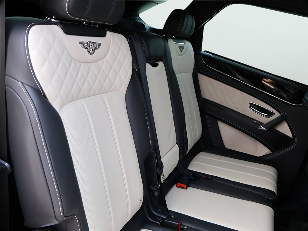 Used 2018 Bentley Bentayga AWD/4WD image 13