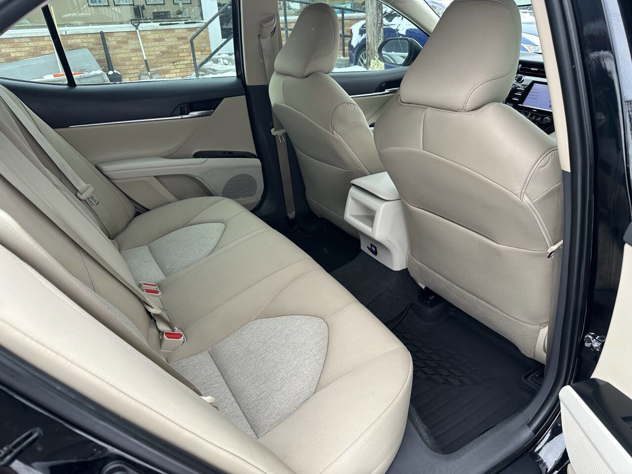 Used 2020 Toyota Camry LE image 38