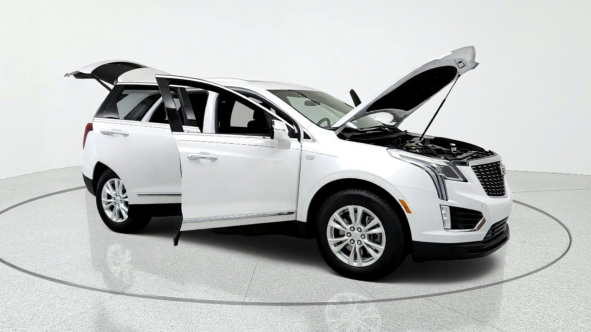 Certified 2024 Cadillac XT5 Luxury w/ LPO, Floor Liner Package AWD/4WD image 14