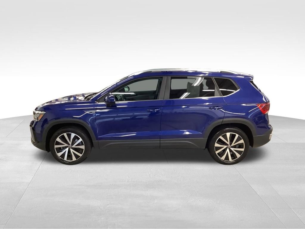 Used 2022 Volkswagen Taos SE AWD/4WD image 2
