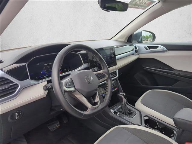 Used 2025 Volkswagen Taos SE FWD image 8