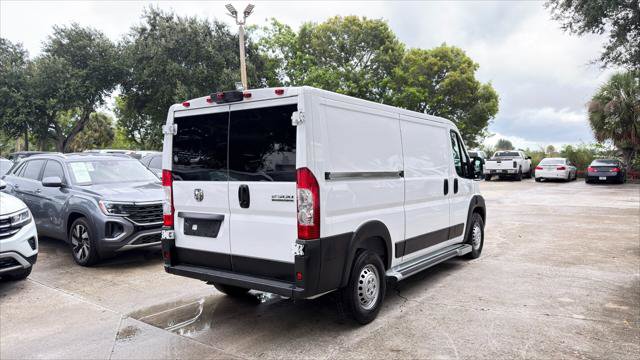 Used 2025 RAM ProMaster 2500 w/ U-Haul Equipment Group FWD image 8