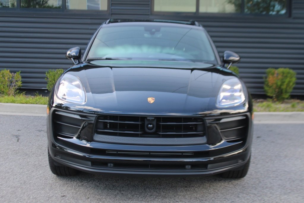 Used 2025 Porsche Macan image 10