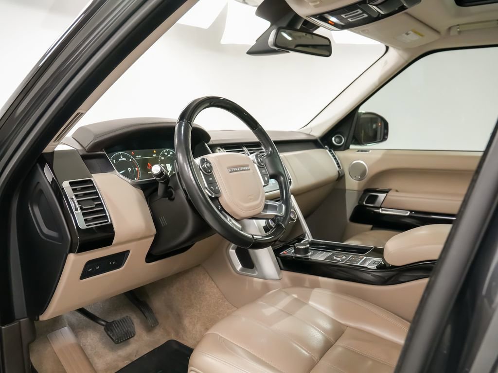 Used 2016 Land Rover Range Rover HSE image 4
