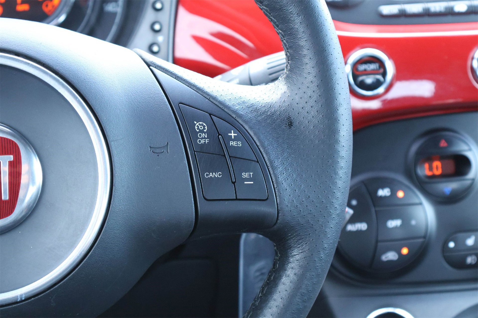 Used 2014 FIAT 500 Sport w/ Comfort/Convenience Group image 22