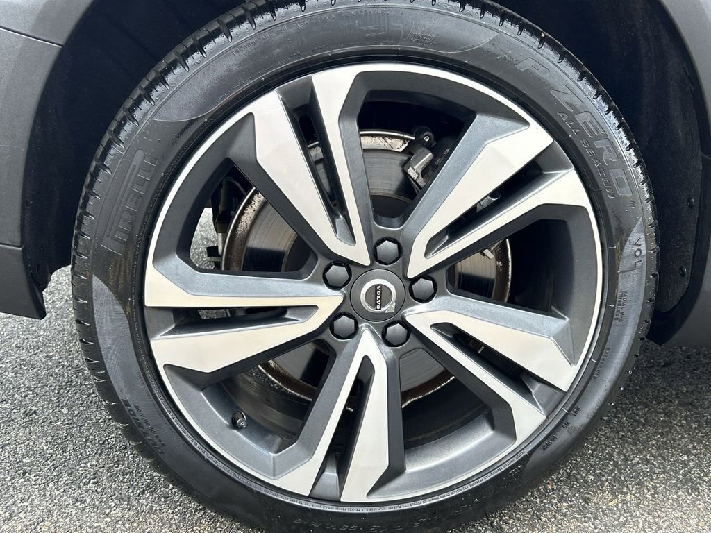 Certified 2023 Volvo V60 B5 Cross Country Plus AWD/4WD image 12