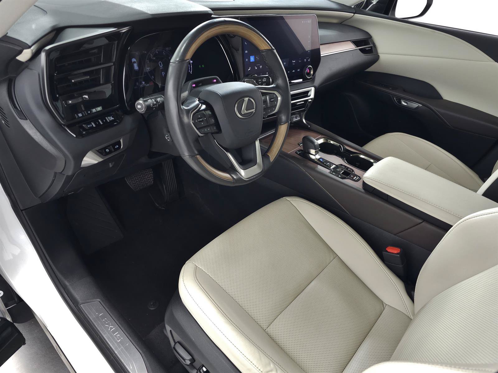 Used 2024 Lexus RX 350 Premium w/ Convenience Package AWD/4WD image 16