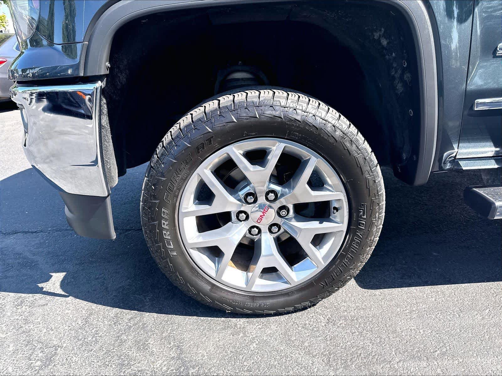 Used 2018 GMC Sierra 1500 SLT w/ SLT Premium Package AWD/4WD image 35