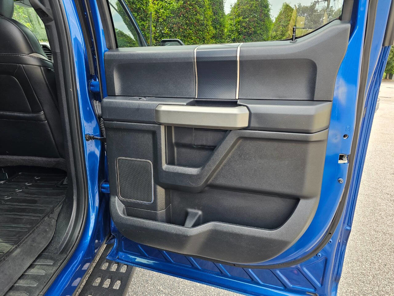 Used 2018 Ford F150 Raptor w/ Equipment Group 802A Luxury image 38