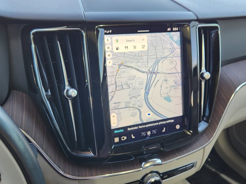 Used 2022 Volvo XC60 B5 Momentum image 7