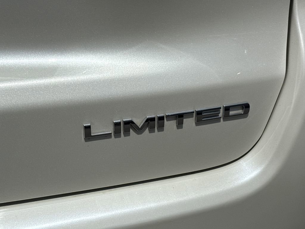 Used 2018 Jeep Compass Limited AWD/4WD image 9