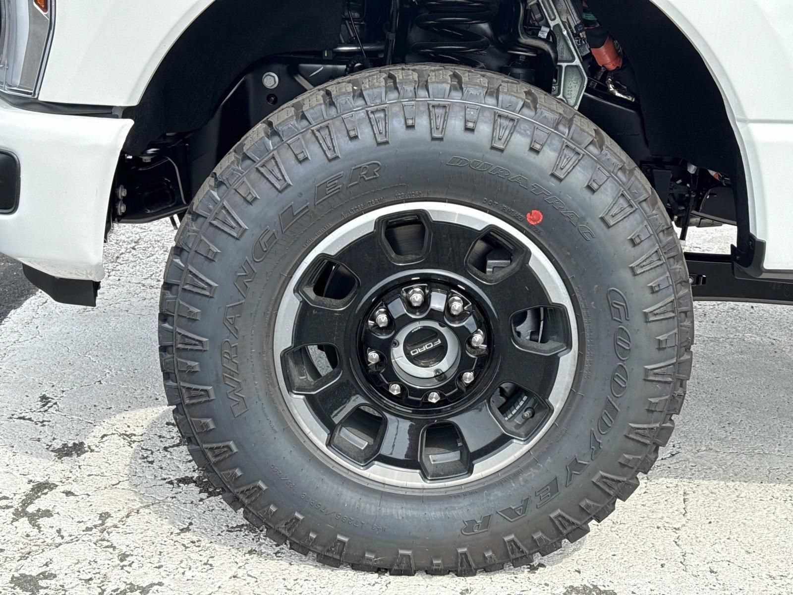 New 2026 Ford F250 Platinum w/ Tremor Off-Road Package AWD/4WD image 9