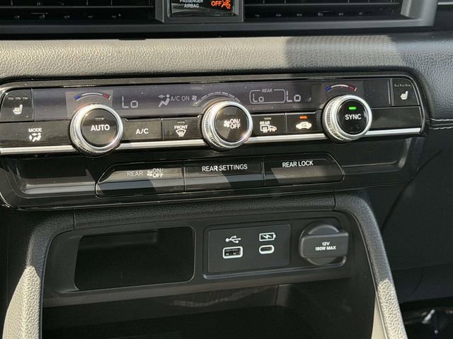 Used 2025 Honda Pilot Touring image 15