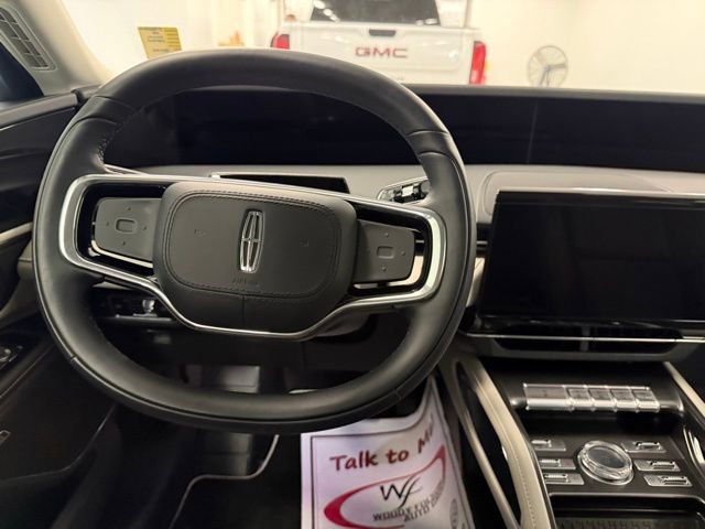 Used 2025 Lincoln Nautilus Premier w/ Equipment Group 102A image 18