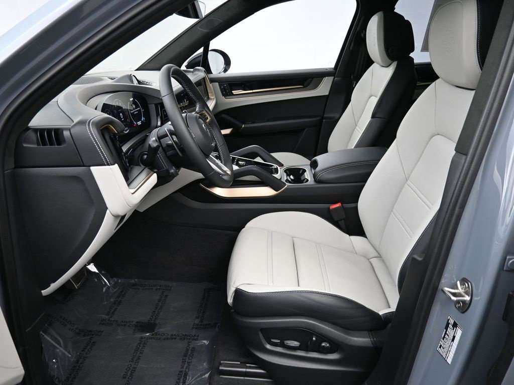 Used 2025 Porsche Cayenne Turbo image 7