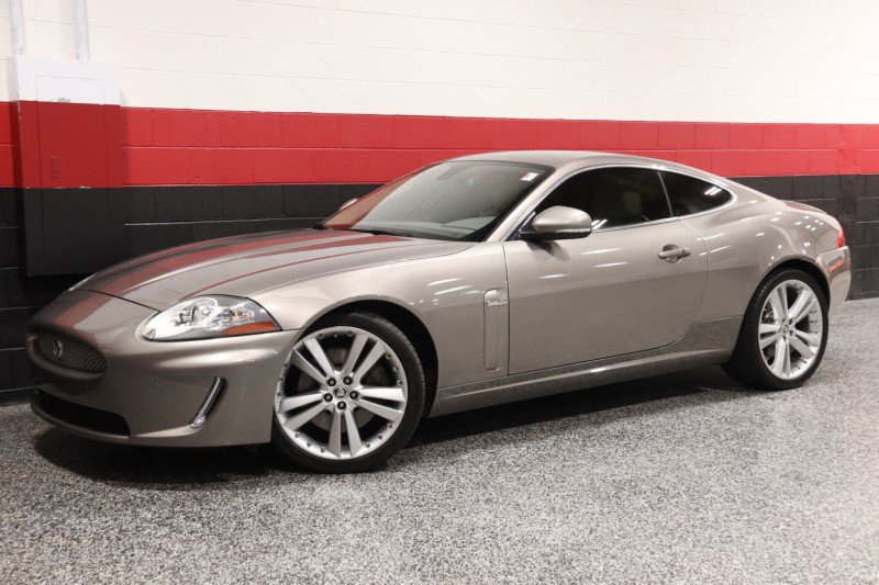 Used 2010 Jaguar XK Coupe RWD image 17