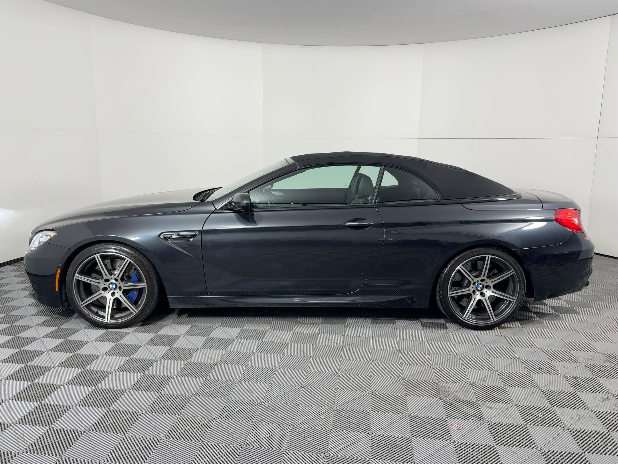 Used 2014 BMW M6 Convertible RWD image 30