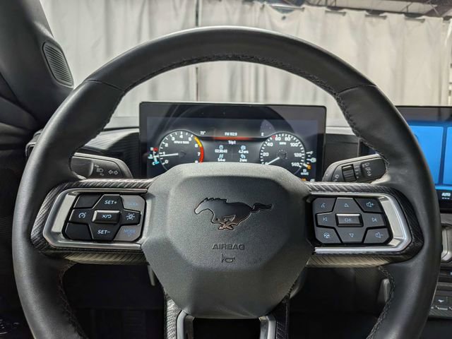 Used 2025 Ford Mustang Coupe RWD image 18