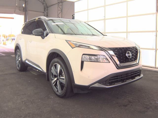 Used 2023 Nissan Rogue SL w/ SL Premium Package FWD image 3