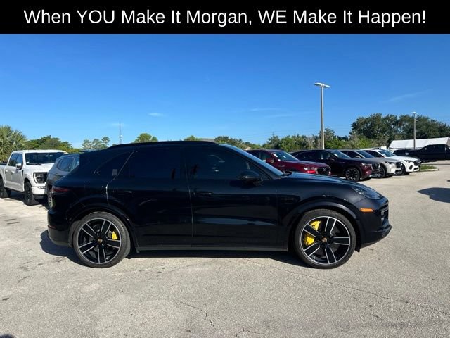 Used 2021 Porsche Cayenne Turbo S AWD/4WD image 3